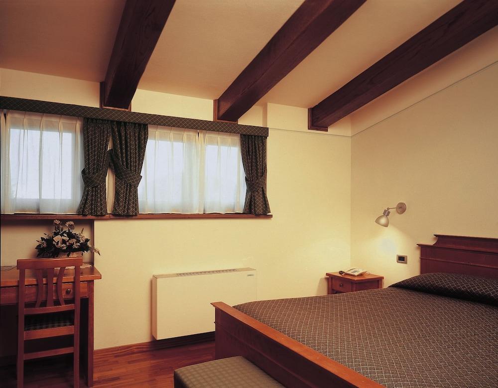 פיינצה Hotel Rutiliano מראה חיצוני תמונה