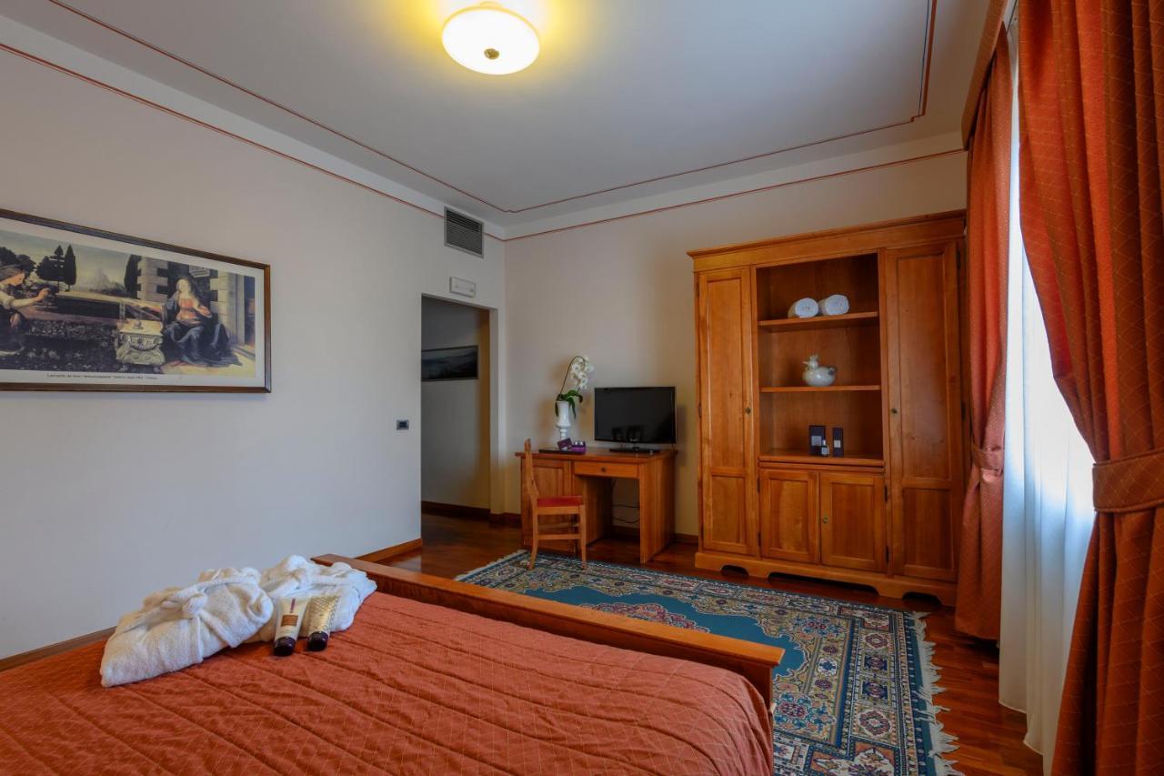 פיינצה Hotel Rutiliano מראה חיצוני תמונה