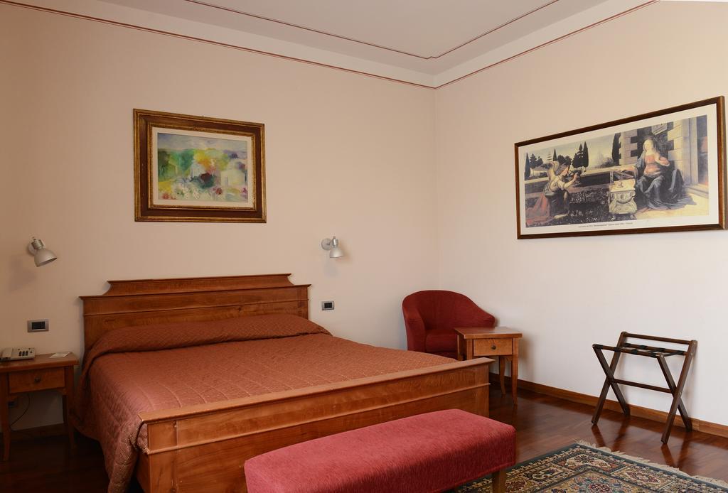 פיינצה Hotel Rutiliano מראה חיצוני תמונה