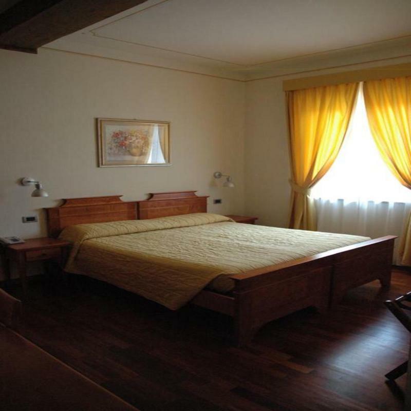 פיינצה Hotel Rutiliano מראה חיצוני תמונה