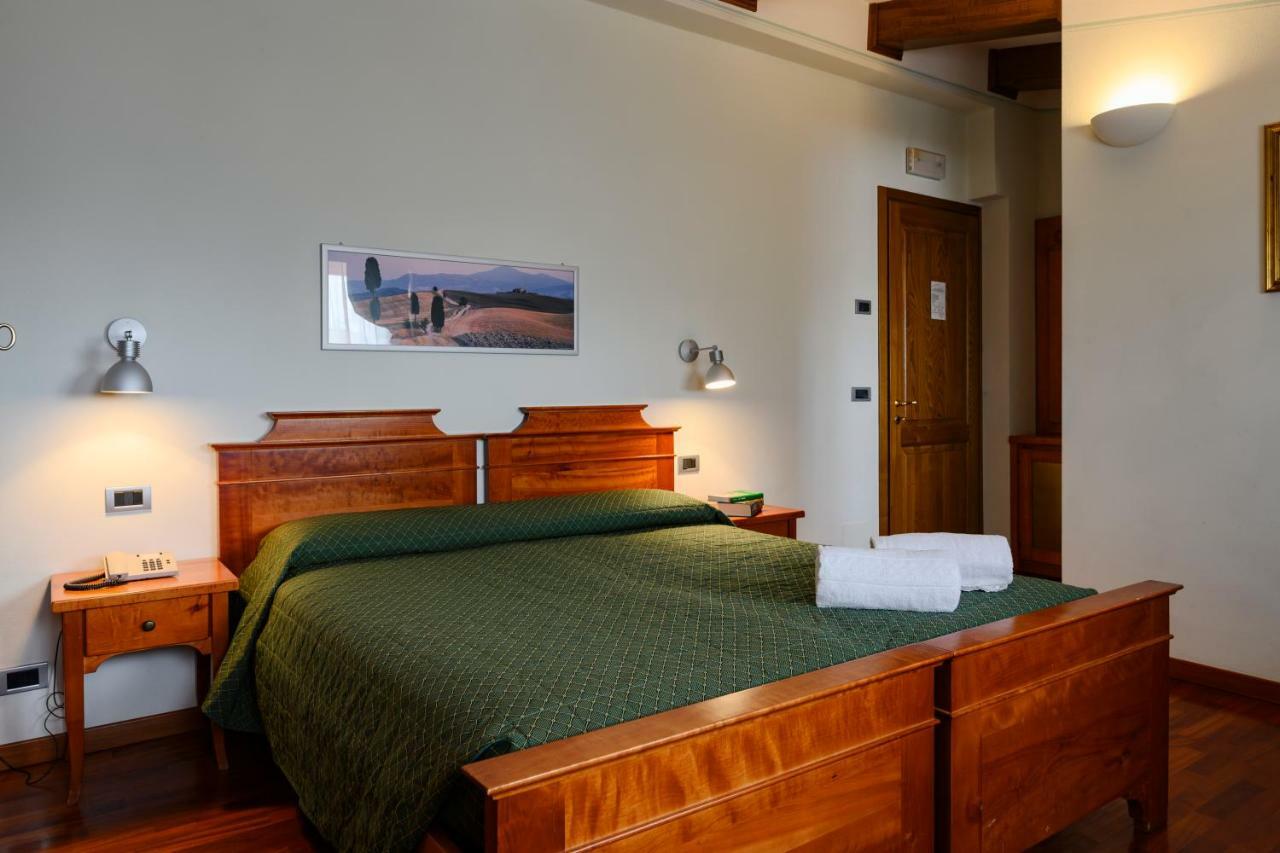 פיינצה Hotel Rutiliano מראה חיצוני תמונה